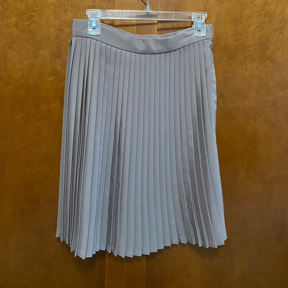 Tan pleated skirt